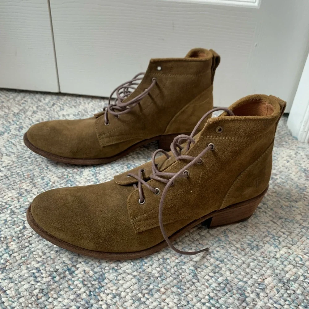 Frye Carson Boot - Picture 2 of 6